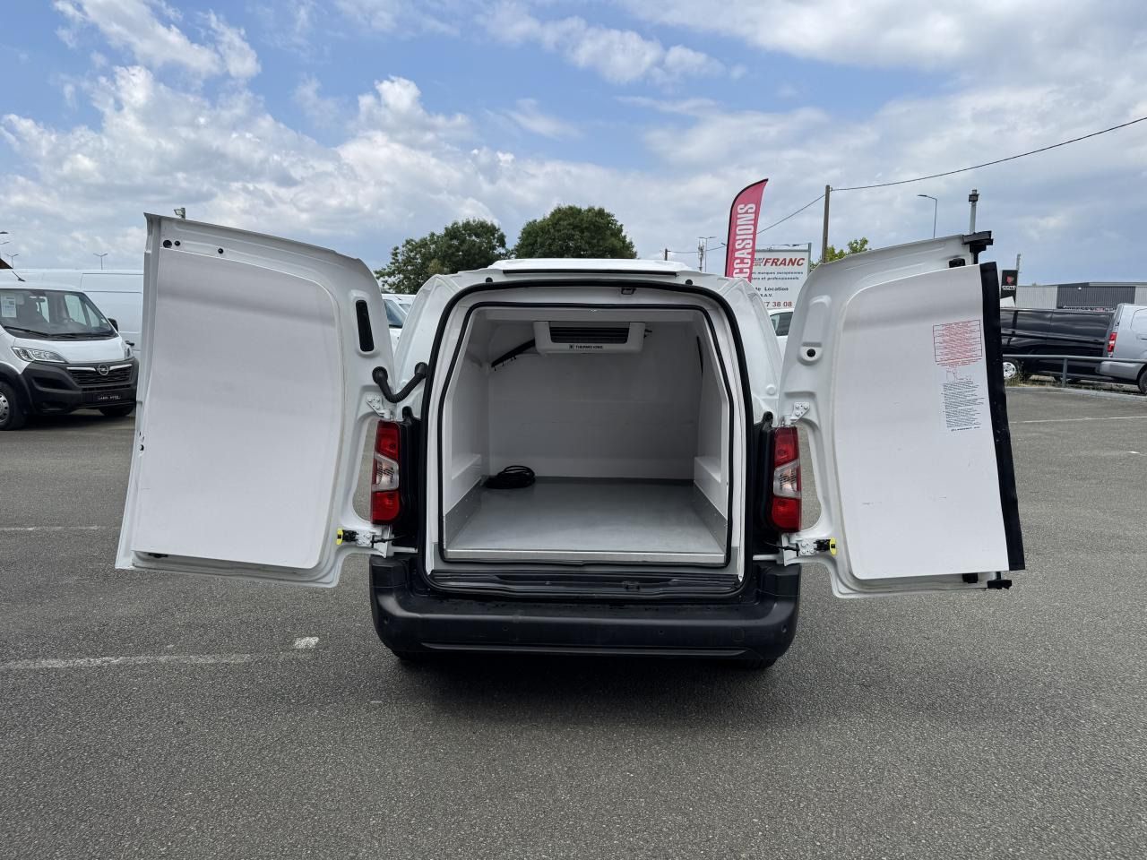 CITROEN Berlingo 1.5 BlueHDi S&S - 100 III FOURGON M Worker 1000 kg - Furgón: foto 3 CITROEN Berlingo 1.5 BlueHDi S&S - 100 III FOURGON M Worker 1000 kg - Furgón: foto 3