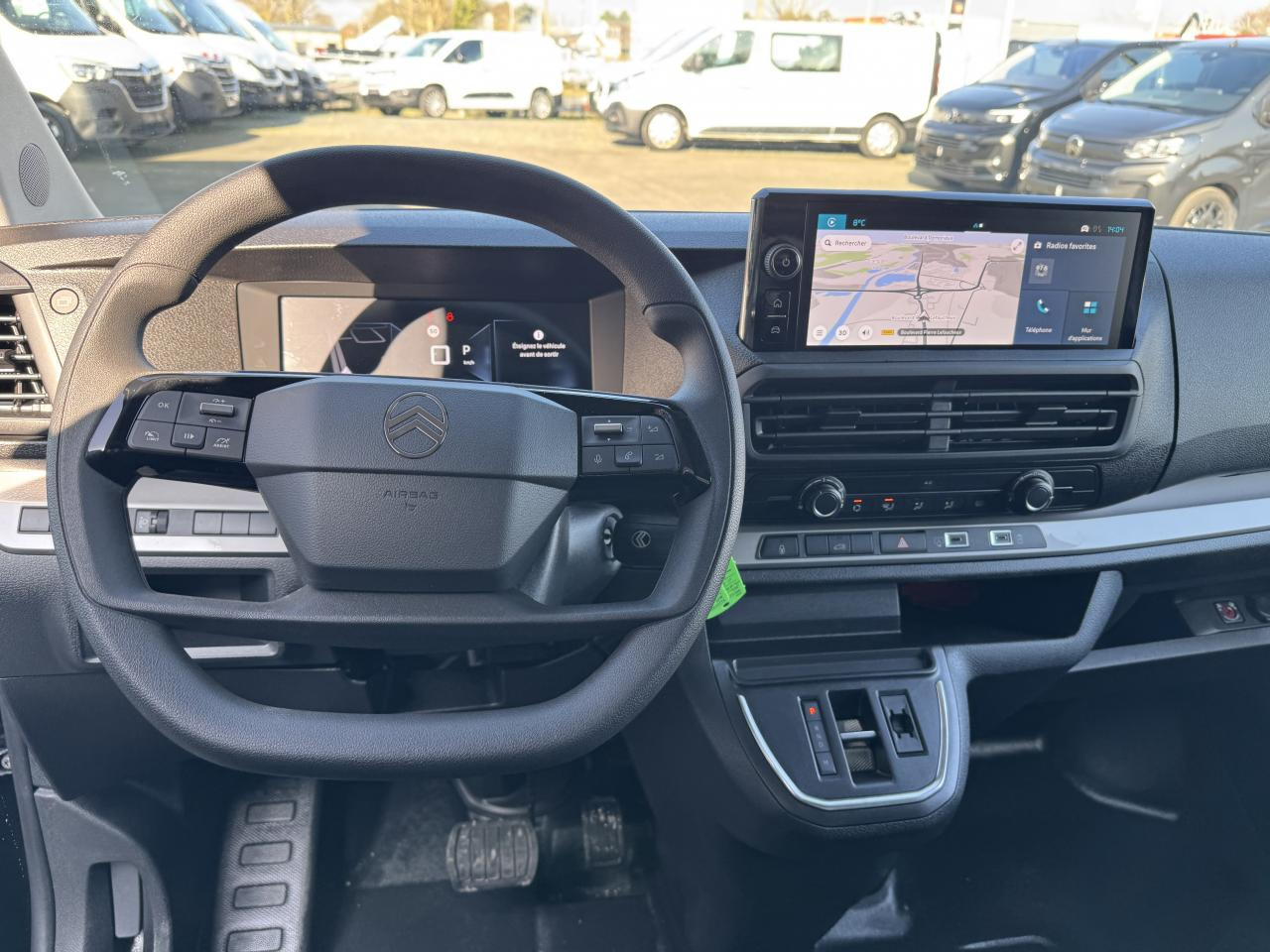 CITROEN Jumpy M 2.0 BlueHDi - 180 S&S - BV EAT8 III FOURGON . PHASE 2 - Furgón: foto 4 CITROEN Jumpy M 2.0 BlueHDi - 180 S&S - BV EAT8 III FOURGON . PHASE 2 - Furgón: foto 4