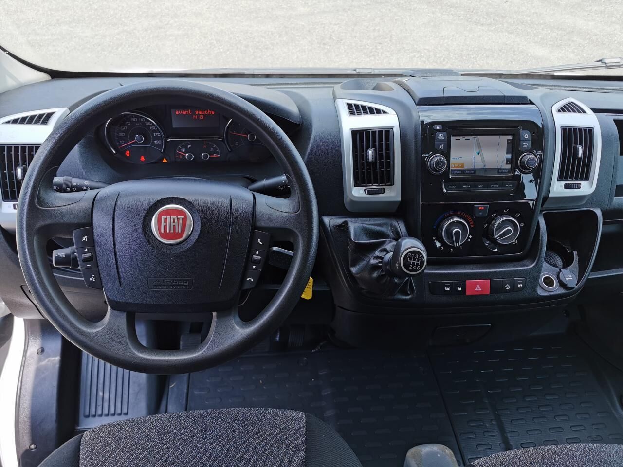 FIAT DUCATO 3T5 DOUBLE CABINE 7PL BENNE + COFFRE 2.2 HDI 140CH - Furgón: foto 4 FIAT DUCATO 3T5 DOUBLE CABINE 7PL BENNE + COFFRE 2.2 HDI 140CH - Furgón: foto 4
