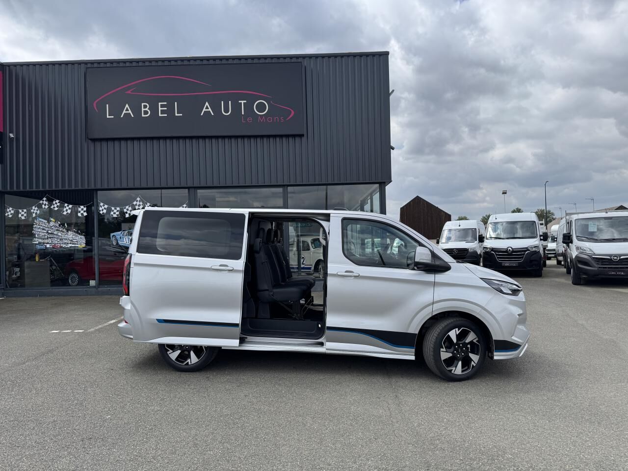 FORD Transit Custom 2.0 EcoBlue - 170 - BVA S&S TRANSIT CUSTOM CABINE APPROFONDIE II 2023 Fourgon Cab - Furgoneta combi: foto 3 FORD Transit Custom 2.0 EcoBlue - 170 - BVA S&S TRANSIT CUSTOM CABINE APPROFONDIE II 2023 Fourgon Cab - Furgoneta combi: foto 3