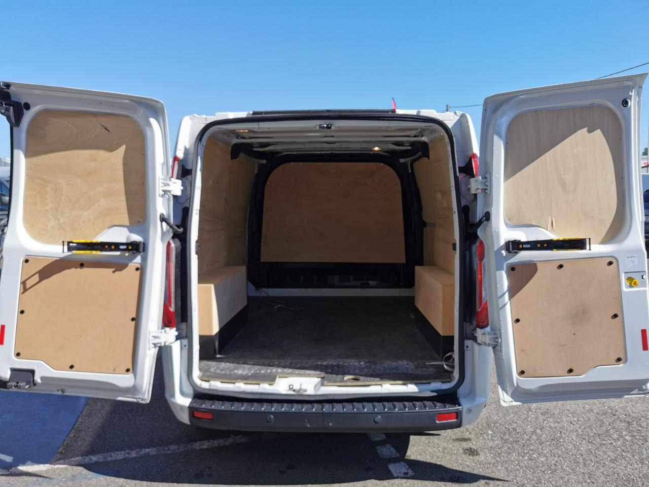 FORD Transit Custom 2.0 EcoBlue mHEV - 130 S&S TRANSIT CUSTOM FOURGON Fourgon 280 L1H1 Trend Business - Furgón: foto 3 FORD Transit Custom 2.0 EcoBlue mHEV - 130 S&S TRANSIT CUSTOM FOURGON Fourgon 280 L1H1 Trend Business - Furgón: foto 3