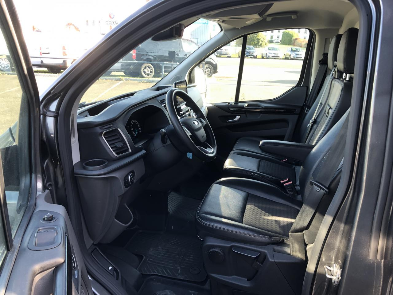 FORD Transit Custom 2.0 TDCi - 170 - BVA S&S TRANSIT CUSTOM FOURGON Fourgon 290 L1H1 Sport PHASE 2 - Furgón: foto 4 FORD Transit Custom 2.0 TDCi - 170 - BVA S&S TRANSIT CUSTOM FOURGON Fourgon 290 L1H1 Sport PHASE 2 - Furgón: foto 4