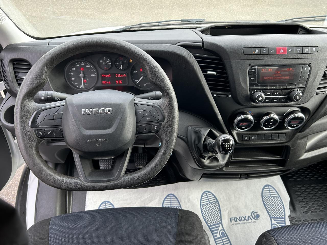 IVECO Daily 35 C 14 S&S (Quad-Leaf) CHASSIS CABINE 2014 35C/35S Chassis cabine 35 C Epmt.3.75 PHASE 3 - Volquete furgoneta: foto 4 IVECO Daily 35 C 14 S&S (Quad-Leaf) CHASSIS CABINE 2014 35C/35S Chassis cabine 35 C Epmt.3.75 PHASE 3 - Volquete furgoneta: foto 4