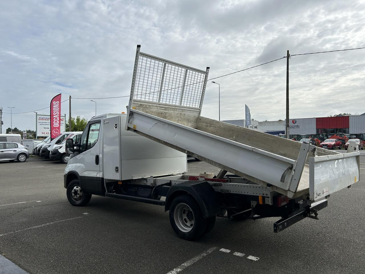 Volquete furgoneta IVECO Daily 35 C 14 S&S (Quad-Leaf) CHASSIS CABINE 2014 35C/35S Chassis cabine 35 C Epmt.3.75 PHASE 3: foto 8 Volquete furgoneta IVECO Daily 35 C 14 S&S (Quad-Leaf) CHASSIS CABINE 2014 35C/35S Chassis cabine 35 C Epmt.3.75 PHASE 3: foto 8