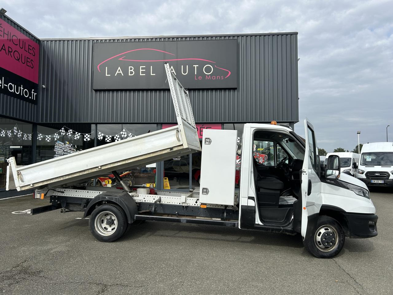 Volquete furgoneta IVECO Daily 35 C 14 S&S (Quad-Leaf) CHASSIS CABINE 2014 35C/35S Chassis cabine 35 C Epmt.3.75 PHASE 3: foto 9 Volquete furgoneta IVECO Daily 35 C 14 S&S (Quad-Leaf) CHASSIS CABINE 2014 35C/35S Chassis cabine 35 C Epmt.3.75 PHASE 3: foto 9