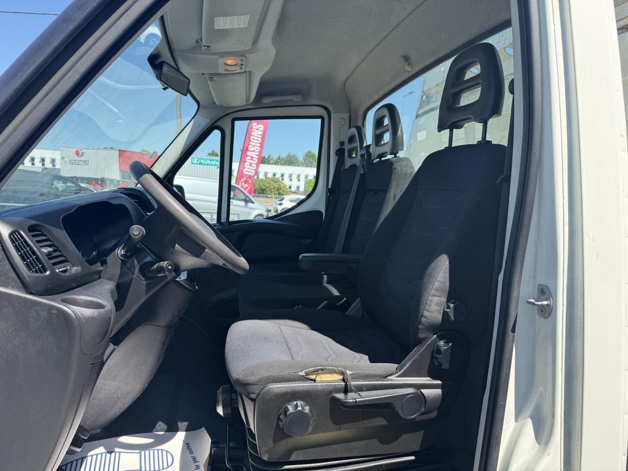 Iveco Daily IVECO 35 C 12 BENNE RJ 2.3 120 CH - Volquete furgoneta: foto 4 Iveco Daily IVECO 35 C 12 BENNE RJ 2.3 120 CH - Volquete furgoneta: foto 4