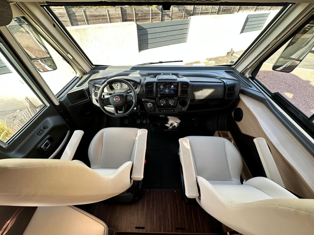 MC LOUIS NEVIS 281 - Autocaravana integral: foto 5 MC LOUIS NEVIS 281 - Autocaravana integral: foto 5