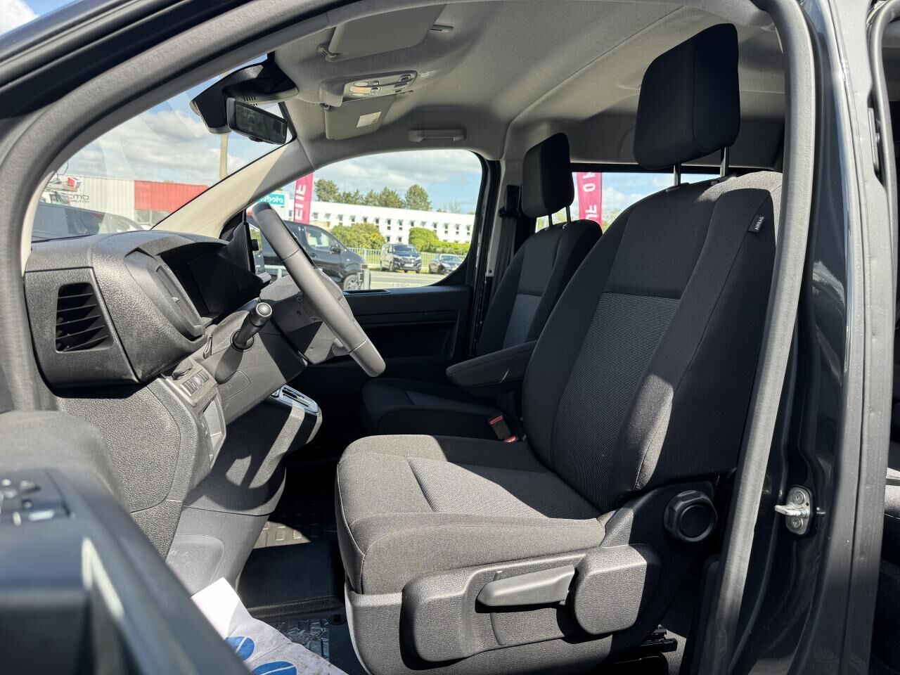 OPEL Vivaro XL 2.2 Diesel - 180CH EAT8 CABINE APPROFONDIE 5 PLACES - Furgón: foto 4 OPEL Vivaro XL 2.2 Diesel - 180CH EAT8 CABINE APPROFONDIE 5 PLACES - Furgón: foto 4