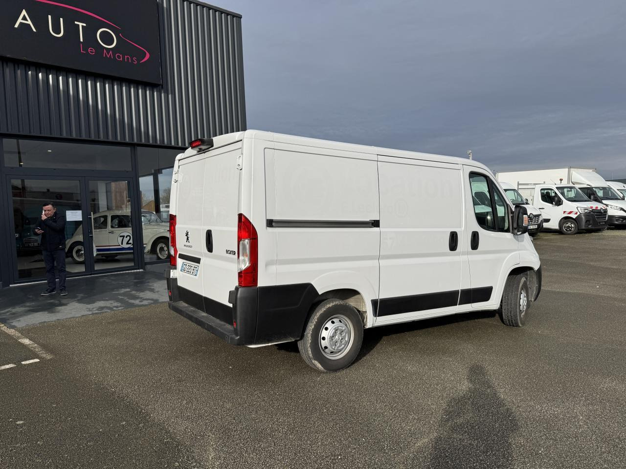 Peugeot Boxer 330 L1H1 2.2 BLUEHDI S&S 140CH ASPHALT - Furgón: foto 5 Peugeot Boxer 330 L1H1 2.2 BLUEHDI S&S 140CH ASPHALT - Furgón: foto 5