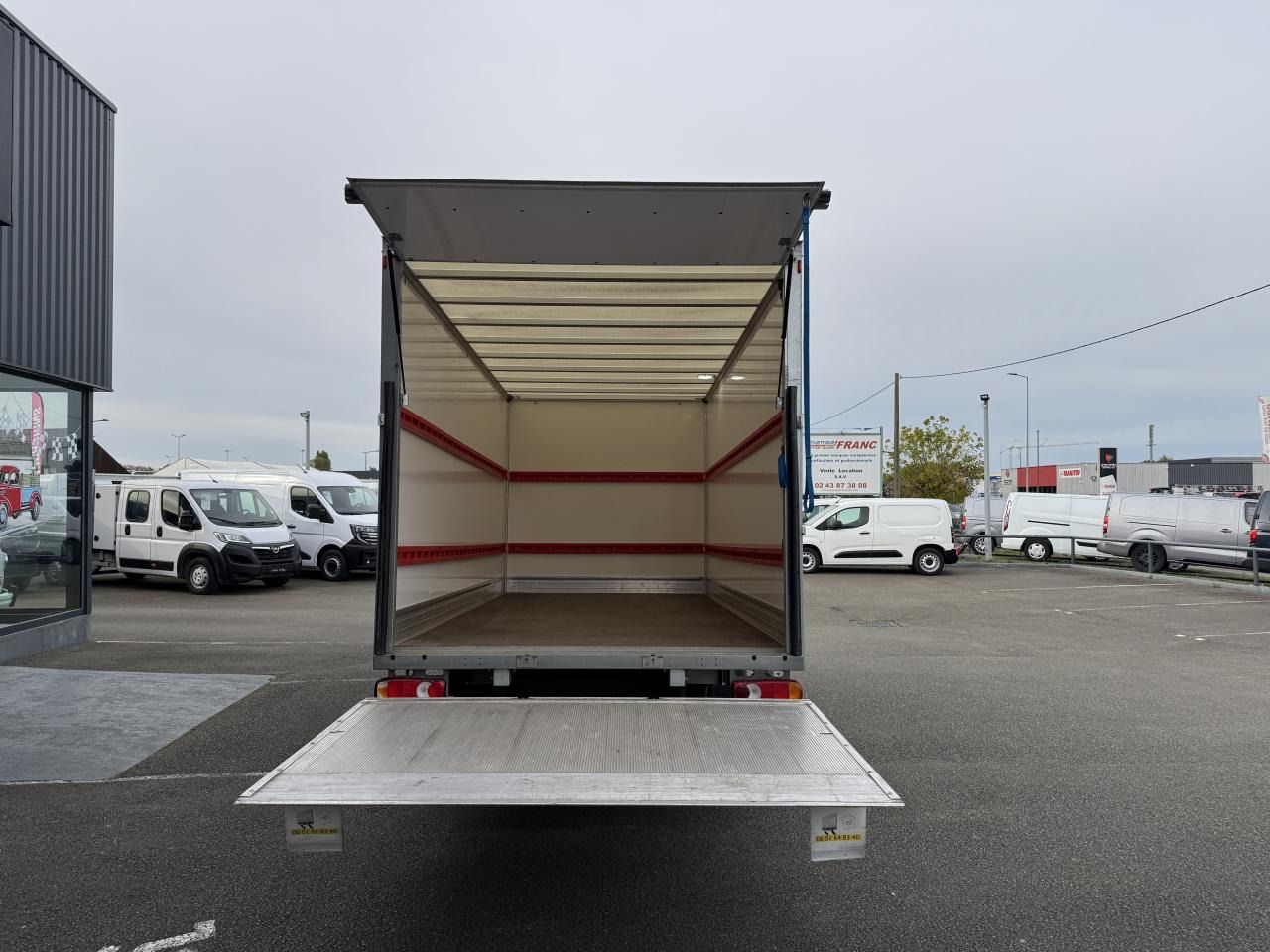 RENAULT MASTER 3T5 CAISSE 20M3 HAYON 2.3 DCI 145CH GRAND CONFORT - Furgoneta: foto 3 RENAULT MASTER 3T5 CAISSE 20M3 HAYON 2.3 DCI 145CH GRAND CONFORT - Furgoneta: foto 3