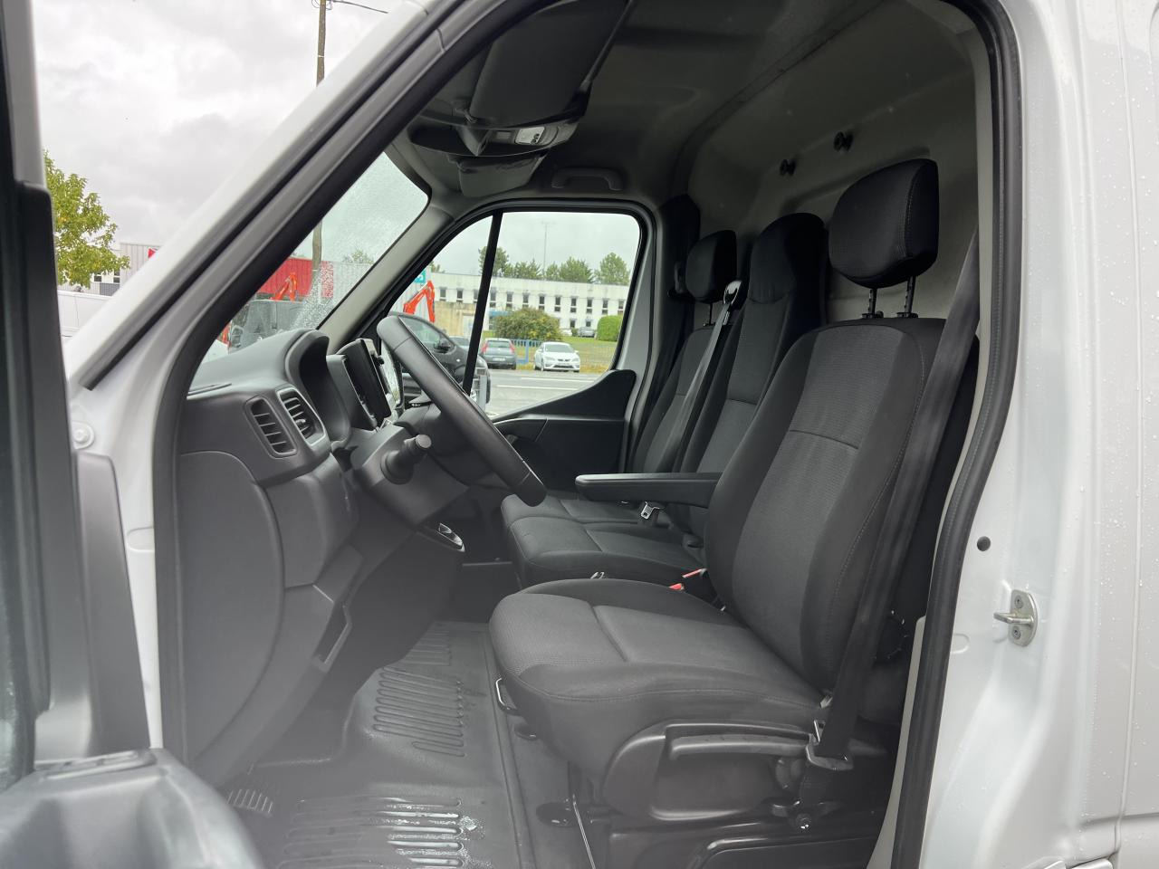 RENAULT Master Grand Confort F3300 L2H2 2.3 dCi - 135 III FOURGON Fourgon L2H2 Traction PHASE 3 - Furgón: foto 5 RENAULT Master Grand Confort F3300 L2H2 2.3 dCi - 135 III FOURGON Fourgon L2H2 Traction PHASE 3 - Furgón: foto 5