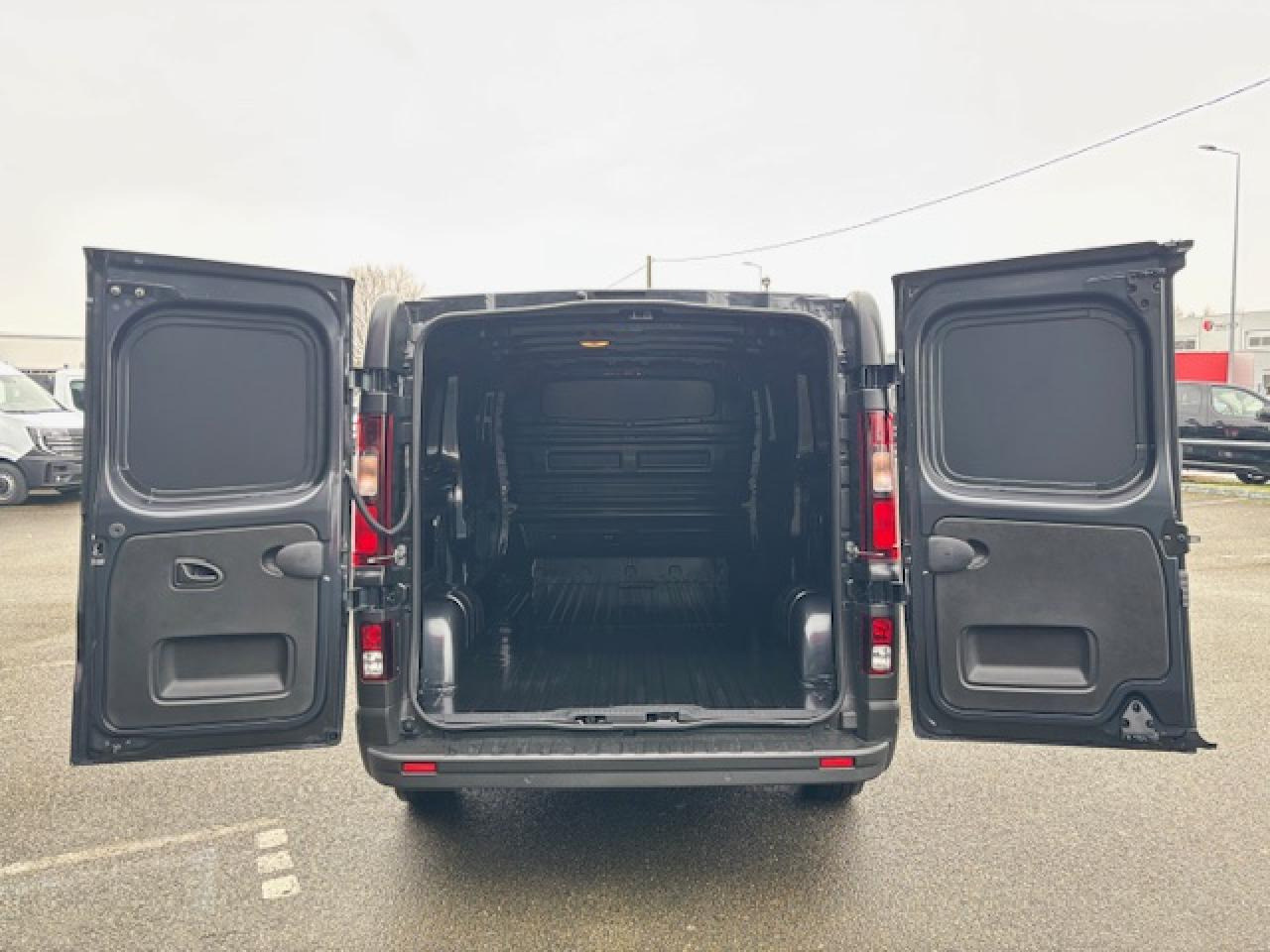 RENAULT TRAFIC 3T0 L1H1 2.0 DCI 150CH - Furgón: foto 3 RENAULT TRAFIC 3T0 L1H1 2.0 DCI 150CH - Furgón: foto 3