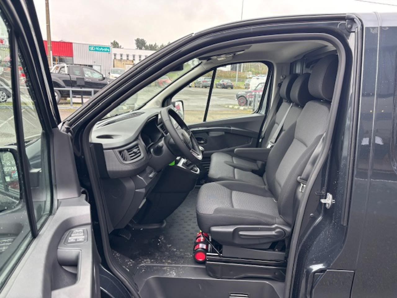 RENAULT TRAFIC 3T0 L1H1 2.0 DCI 150CH - Furgón: foto 5 RENAULT TRAFIC 3T0 L1H1 2.0 DCI 150CH - Furgón: foto 5