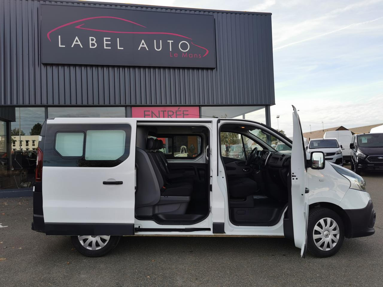 RENAULT Trafic L2H1 2.0 dCi 120ch CABINE APPROFONDIE Confort 6 places - Furgón: foto 3 RENAULT Trafic L2H1 2.0 dCi 120ch CABINE APPROFONDIE Confort 6 places - Furgón: foto 3