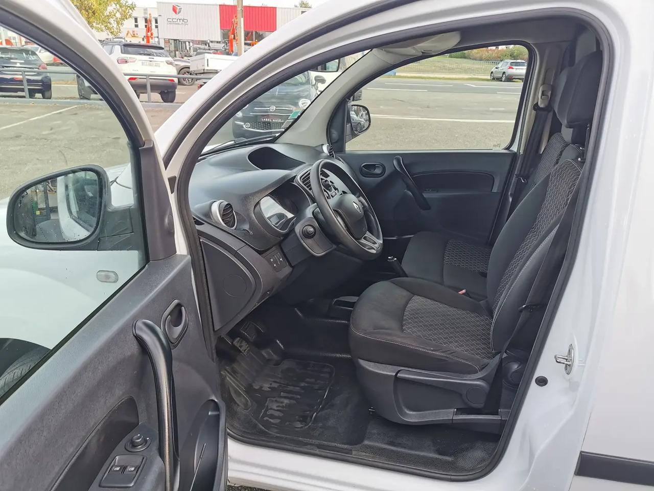 Renault Kangoo 1.5 BLUE DCI 80CH GRAND CONFORT 5CV - Furgón: foto 4 Renault Kangoo 1.5 BLUE DCI 80CH GRAND CONFORT 5CV - Furgón: foto 4