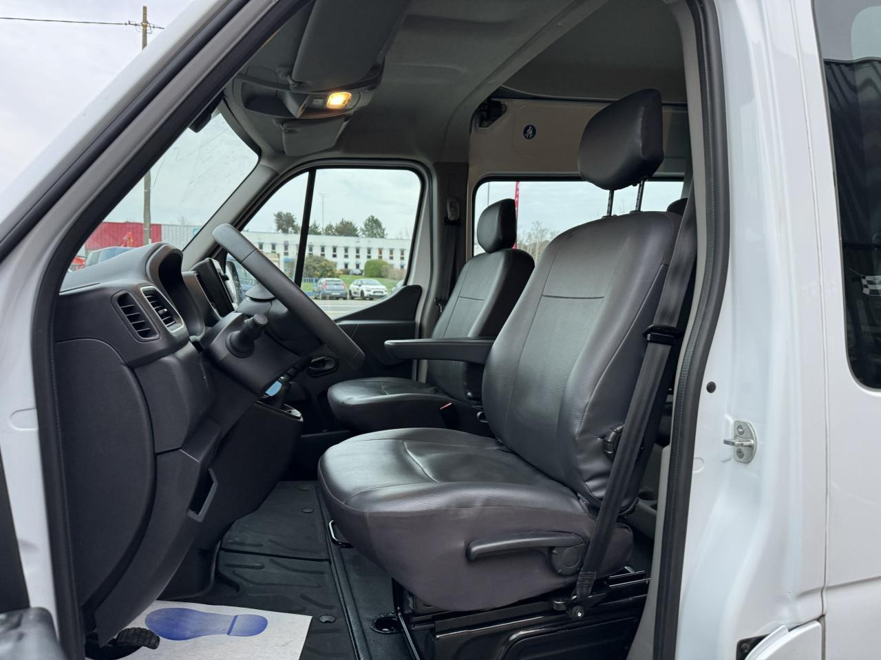 Renault Master Confort R3500RJ L3H2 2.3 Energy dCi - 165 III CABINE APPROFONDIE Cabine approfondie L3H2 Pro - Furgoneta combi: foto 5 Renault Master Confort R3500RJ L3H2 2.3 Energy dCi - 165 III CABINE APPROFONDIE Cabine approfondie L3H2 Pro - Furgoneta combi: foto 5