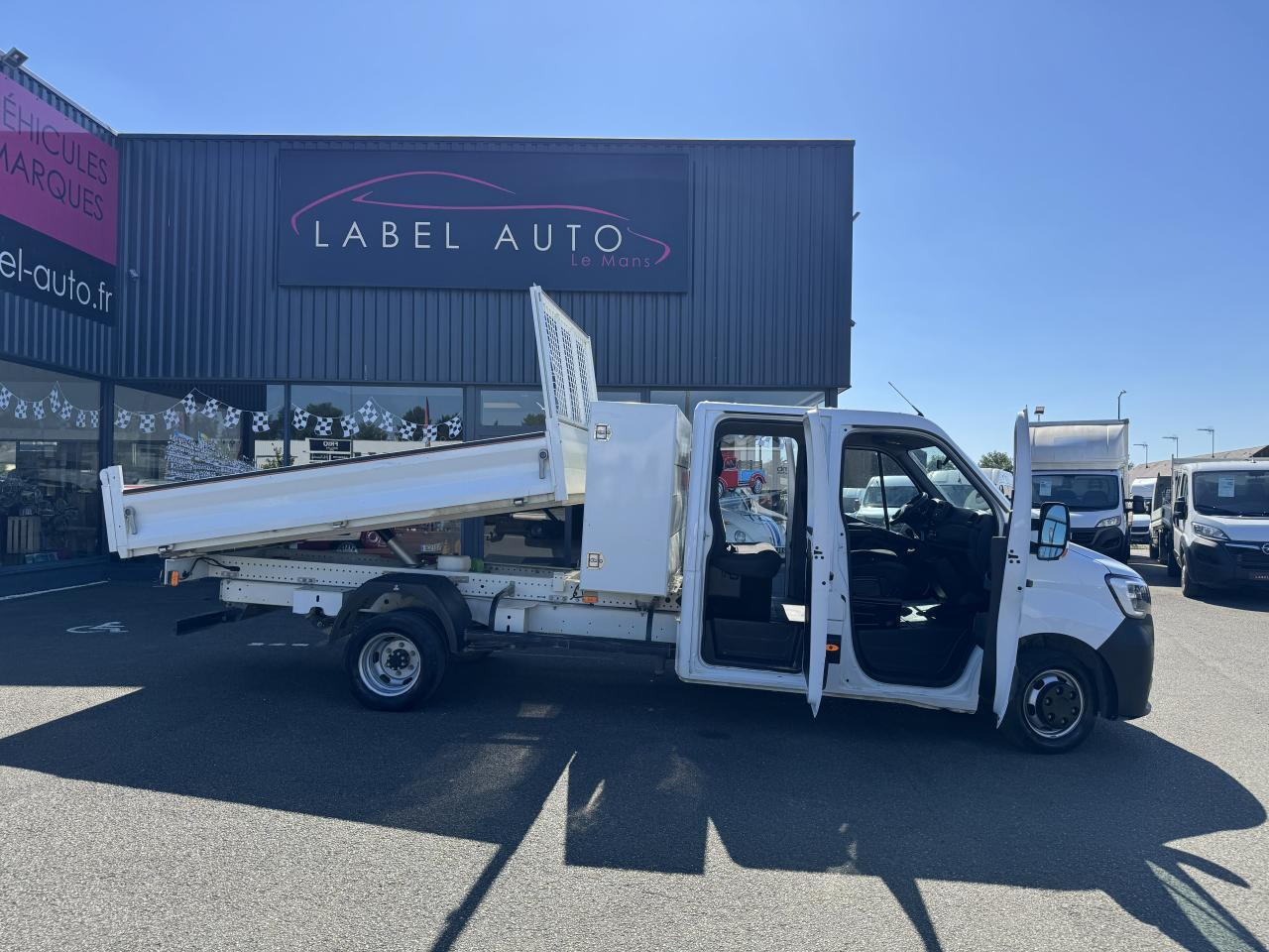 Renault Master RENAULT 3T5 BENNE + COFFRE RJ DOUBLE CABINE 6 PL 2.3 DCI 130 CH CONFORT + GPS + REGUL + CLIM - Volquete furgoneta: foto 1 Renault Master RENAULT 3T5 BENNE + COFFRE RJ DOUBLE CABINE 6 PL 2.3 DCI 130 CH CONFORT + GPS + REGUL + CLIM - Volquete furgoneta: foto 1