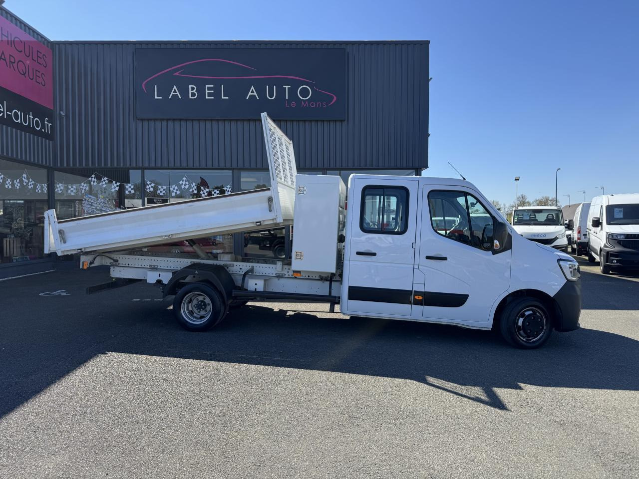 Renault Master RENAULT 3T5 BENNE + COFFRE RJ DOUBLE CABINE 6 PL 2.3 DCI 130 CH CONFORT + GPS + REGUL + CLIM - Volquete furgoneta: foto 1 Renault Master RENAULT 3T5 BENNE + COFFRE RJ DOUBLE CABINE 6 PL 2.3 DCI 130 CH CONFORT + GPS + REGUL + CLIM - Volquete furgoneta: foto 1