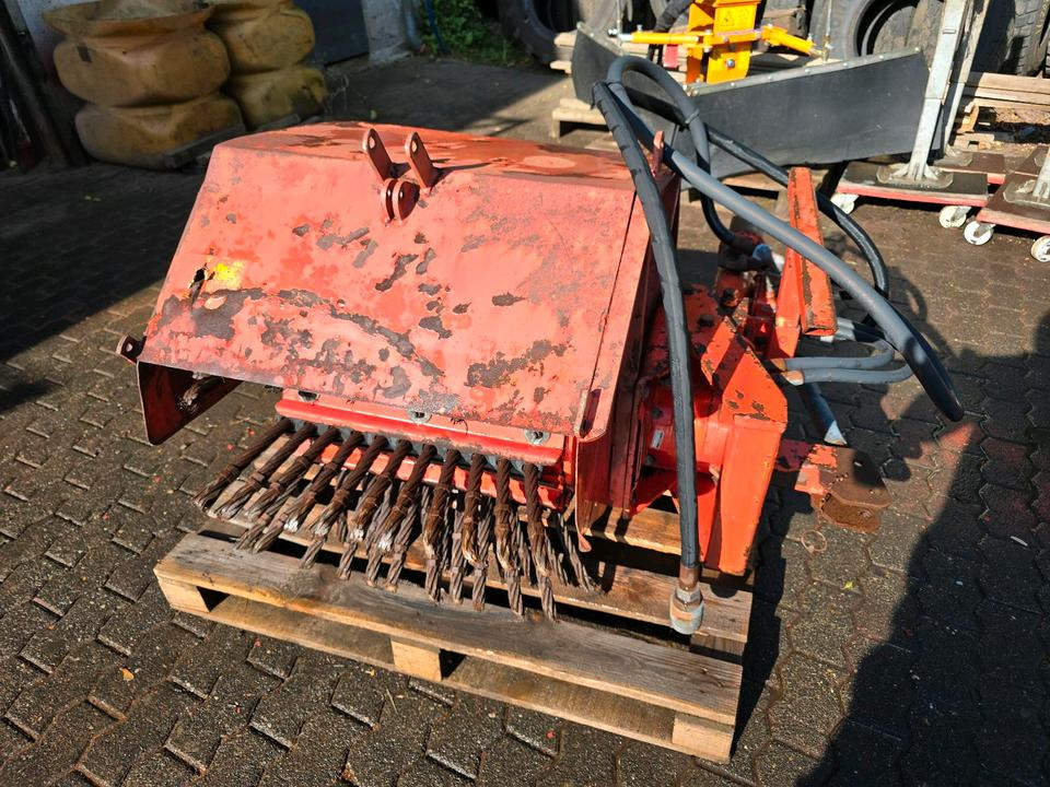 Dücker RWB 600 Radialwildkrautbürste Pflasterputzer Wildkrautbürste Flächenbürste Wildkrautbürste für Mähausleger UNA 500 600 MKM FME FMK 500 600 700 Böschungsmäher Böschungsmulcher DUA 700 800 - Barredora cucharón: foto 4 Dücker RWB 600 Radialwildkrautbürste Pflasterputzer Wildkrautbürste Flächenbürste Wildkrautbürste für Mähausleger UNA 500 600 MKM FME FMK 500 600 700 Böschungsmäher Böschungsmulcher DUA 700 800 - Barredora cucharón: foto 4