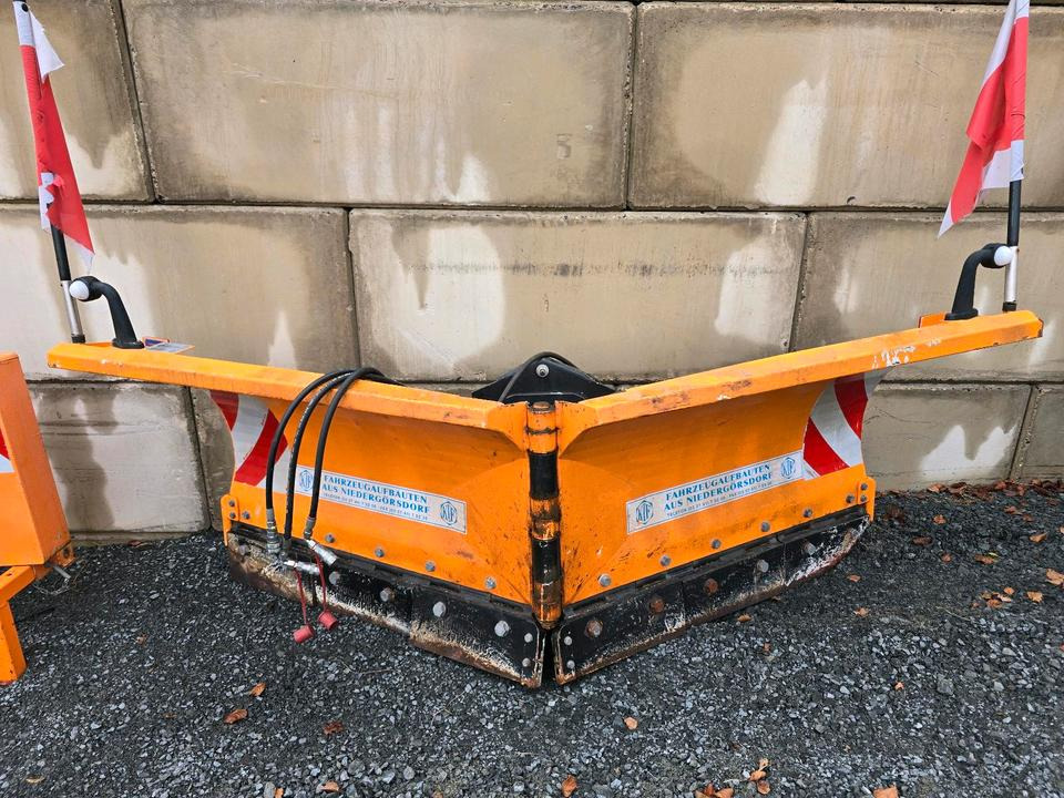 KIF V-Schneepflug CM 2400 Keilpflug Variopflug Schneeschieber Schneeschild Winterdienst Räumschild passend für Multicar Kramer Iseki Kubota Kleintraktor - Cuchilla quitanieves: foto 5 KIF V-Schneepflug CM 2400 Keilpflug Variopflug Schneeschieber Schneeschild Winterdienst Räumschild passend für Multicar Kramer Iseki Kubota Kleintraktor - Cuchilla quitanieves: foto 5