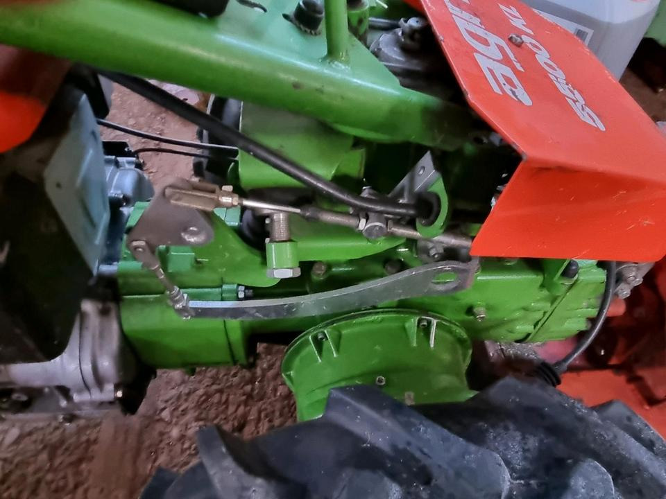 Motormäher Agria 5500 KL Grizzly Böschungsmulcher Hangmäher Reform Aebi Rasenmäher Mähausleger Böschungsmulcher Seitenmulcher Mulchgerät - Cortacésped: foto 5 Motormäher Agria 5500 KL Grizzly Böschungsmulcher Hangmäher Reform Aebi Rasenmäher Mähausleger Böschungsmulcher Seitenmulcher Mulchgerät - Cortacésped: foto 5