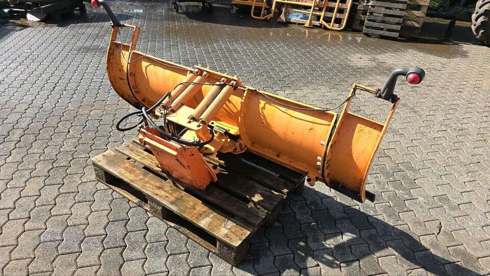 Multicar Schneepflug Schneeschild Schneeschieber Räumschild Winterdienst für Kleintraktore Iseki Kubota Multicar - Cuchilla quitanieves: foto 3 Multicar Schneepflug Schneeschild Schneeschieber Räumschild Winterdienst für Kleintraktore Iseki Kubota Multicar - Cuchilla quitanieves: foto 3