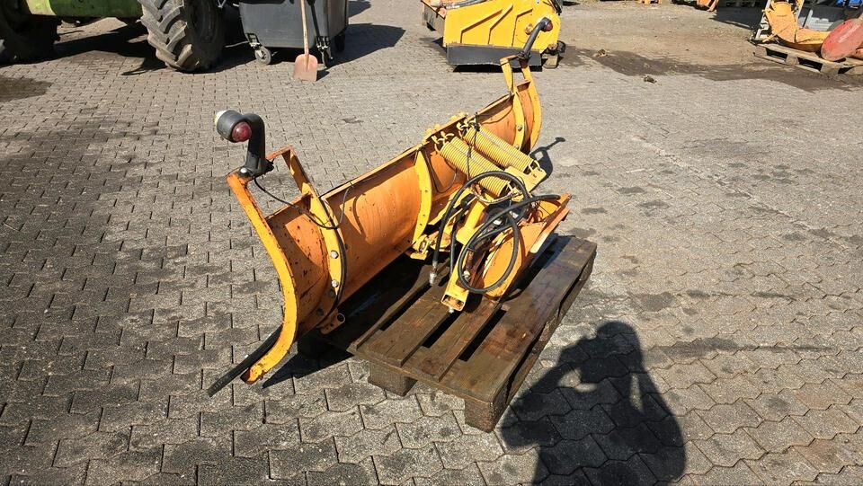 Multicar Schneepflug Schneeschild Schneeschieber Räumschild Winterdienst für Kleintraktore Iseki Kubota Multicar - Cuchilla quitanieves: foto 2 Multicar Schneepflug Schneeschild Schneeschieber Räumschild Winterdienst für Kleintraktore Iseki Kubota Multicar - Cuchilla quitanieves: foto 2