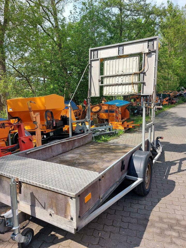 Remolque Sperrwand Sperrtafel Nissen Absperrtafel VZ616 Verkehrssicherung: foto 6