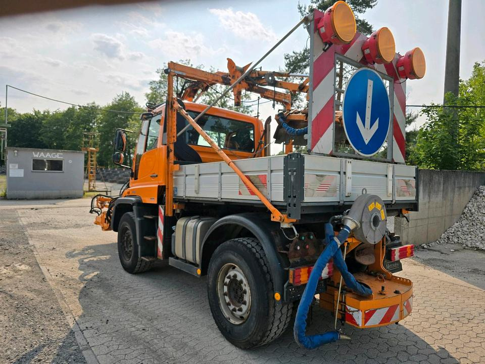 Unimog 405/12 U400 6-Zylinder Mulag Mähausleger MKM 700 UGN UGE 405/10 Mercedes-Benz U 300 500 Böschungsmäher 400 - Máquina quitanieve: foto 3 Unimog 405/12 U400 6-Zylinder Mulag Mähausleger MKM 700 UGN UGE 405/10 Mercedes-Benz U 300 500 Böschungsmäher 400 - Máquina quitanieve: foto 3