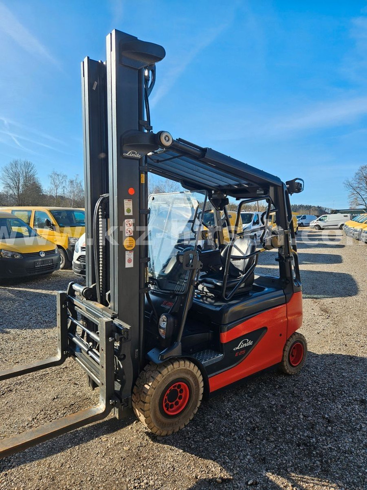 Linde E25 R Roadster , 6.880mm Hubhöhe, StVZO hydr. Zi - Carretilla elevadora eléctrica: foto 5 Linde E25 R Roadster , 6.880mm Hubhöhe, StVZO hydr. Zi - Carretilla elevadora eléctrica: foto 5