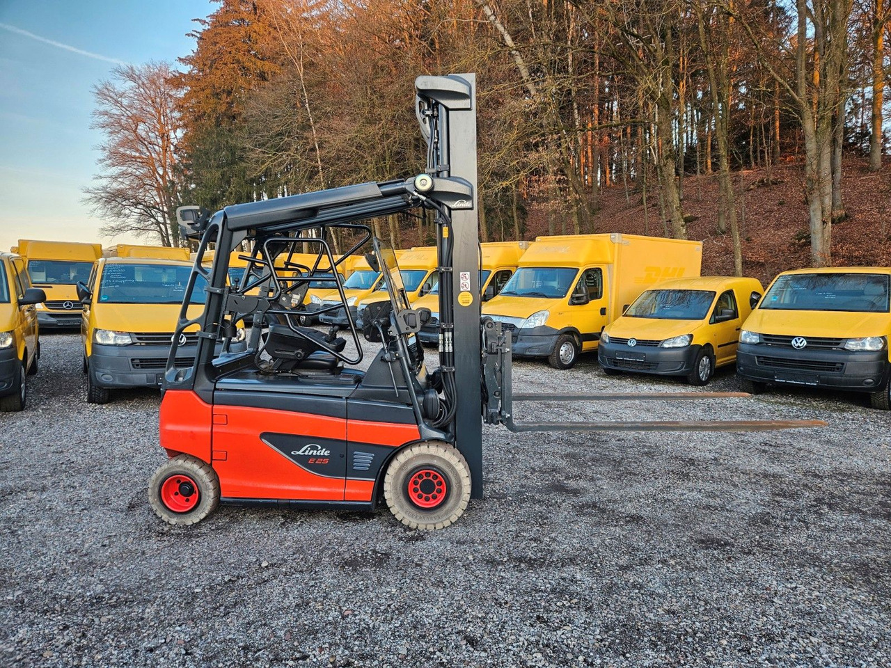 Linde E25 R Roadster , 6.880mm Hubhöhe, StVZO hydr. Zi - Carretilla elevadora eléctrica: foto 5 Linde E25 R Roadster , 6.880mm Hubhöhe, StVZO hydr. Zi - Carretilla elevadora eléctrica: foto 5