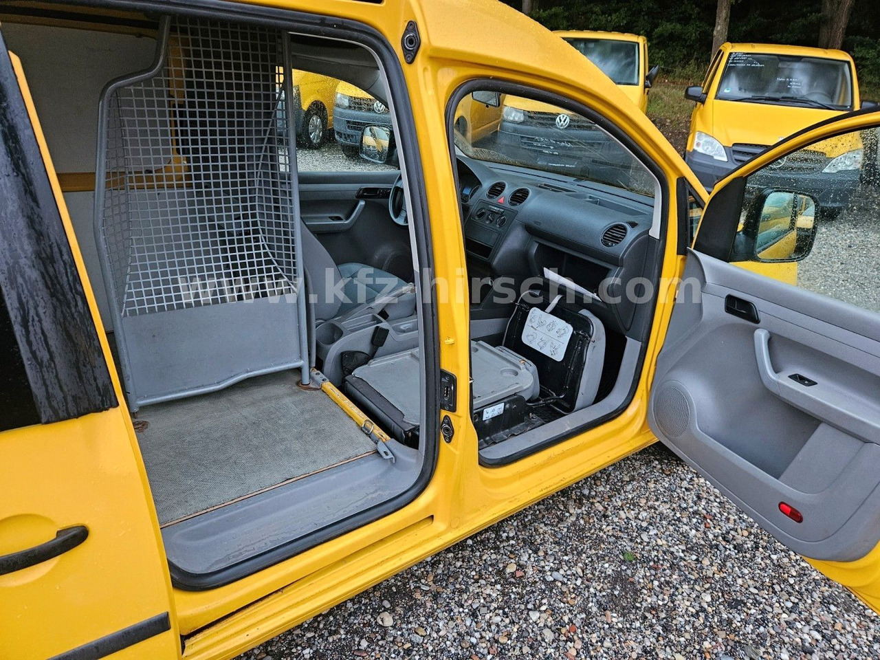 Volkswagen Caddy 2.0SDI*2xSchiebetüre*1.Hand* - Furgoneta pequeña: foto 4 Volkswagen Caddy 2.0SDI*2xSchiebetüre*1.Hand* - Furgoneta pequeña: foto 4