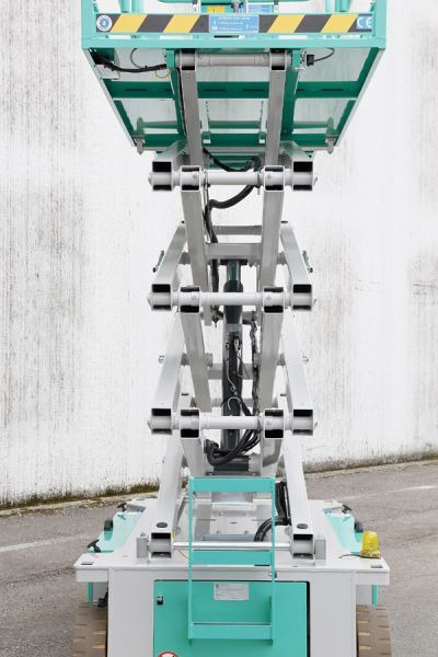 IMER GROUP Seria IM 122 Nowy podnośnik nożycowy elektryczny - Plataforma de tijeras: foto 5 IMER GROUP Seria IM 122 Nowy podnośnik nożycowy elektryczny - Plataforma de tijeras: foto 5