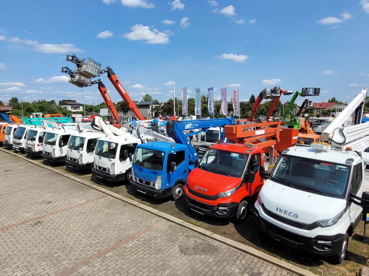 Mitsubishi Canter Fuso 3C13 podnośnik koszowy 20 m Multitel MXE200 bucket truck boom lift - Camión con plataforma elevadora: foto 2 Mitsubishi Canter Fuso 3C13 podnośnik koszowy 20 m Multitel MXE200 bucket truck boom lift - Camión con plataforma elevadora: foto 2