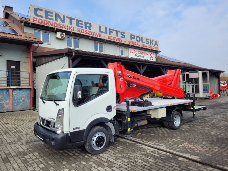 Nissan Cabstar NT400 podnośnik koszowy 24 m Versalift VTX-240 bucket truck boom lift - Camión con plataforma elevadora: foto 1 Nissan Cabstar NT400 podnośnik koszowy 24 m Versalift VTX-240 bucket truck boom lift - Camión con plataforma elevadora: foto 1