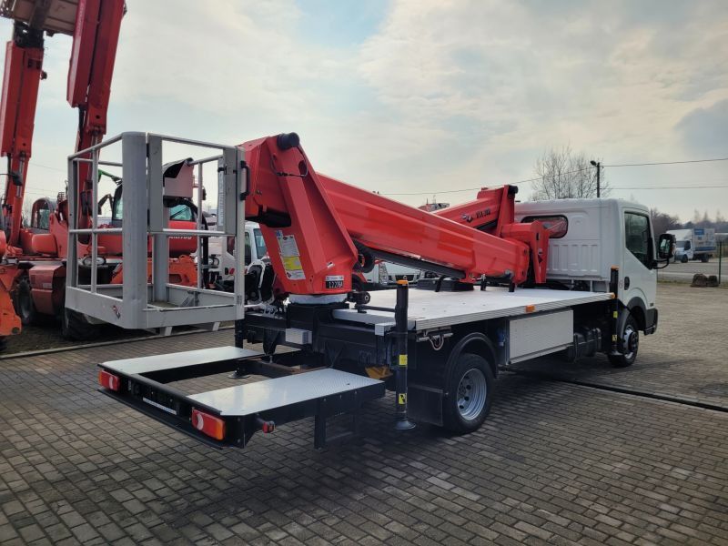 Nissan Cabstar NT400 podnośnik koszowy 24 m Versalift VTX-240 bucket truck boom lift - Camión con plataforma elevadora: foto 5 Nissan Cabstar NT400 podnośnik koszowy 24 m Versalift VTX-240 bucket truck boom lift - Camión con plataforma elevadora: foto 5