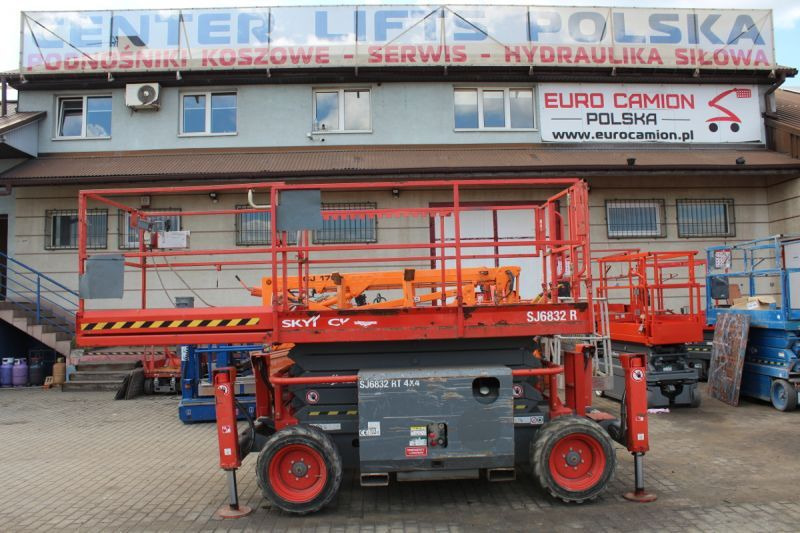 Podnośnik nożycowy 4x4 spalinowy 12 m Skyjack SJ6832RT - Plataforma de tijeras: foto 5 Podnośnik nożycowy 4x4 spalinowy 12 m Skyjack SJ6832RT - Plataforma de tijeras: foto 5