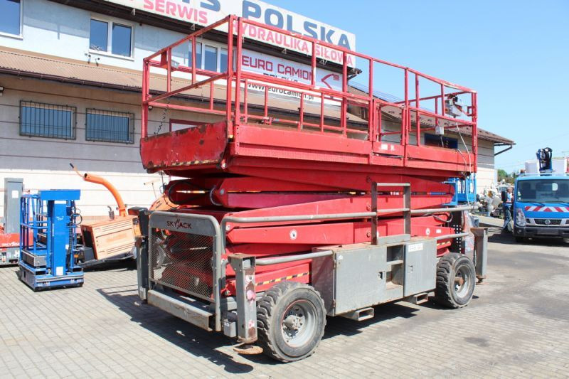 Podnośnik nożycowy 4x4 spalinowy 17 m Skyjack SJ9250 - Plataforma de tijeras: foto 1 Podnośnik nożycowy 4x4 spalinowy 17 m Skyjack SJ9250 - Plataforma de tijeras: foto 1