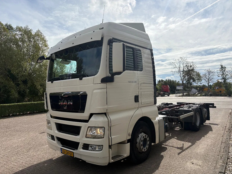 MAN TGX 26.400 / 6x2-2 LL / TUV - APK DECEMBER 2025 / - Chasis camión: foto 2 MAN TGX 26.400 / 6x2-2 LL / TUV - APK DECEMBER 2025 / - Chasis camión: foto 2