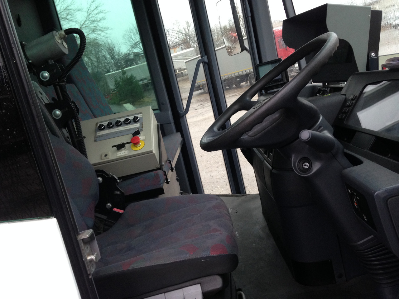 Camión de basura MERCEDES-BENZ ECONIC: foto 11