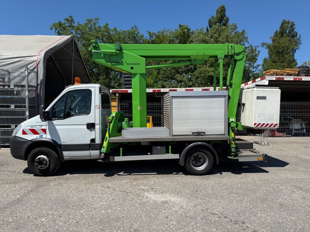 Iveco 65C14G Daily CNG - Plataforma articulada: foto 1 Iveco 65C14G Daily CNG - Plataforma articulada: foto 1