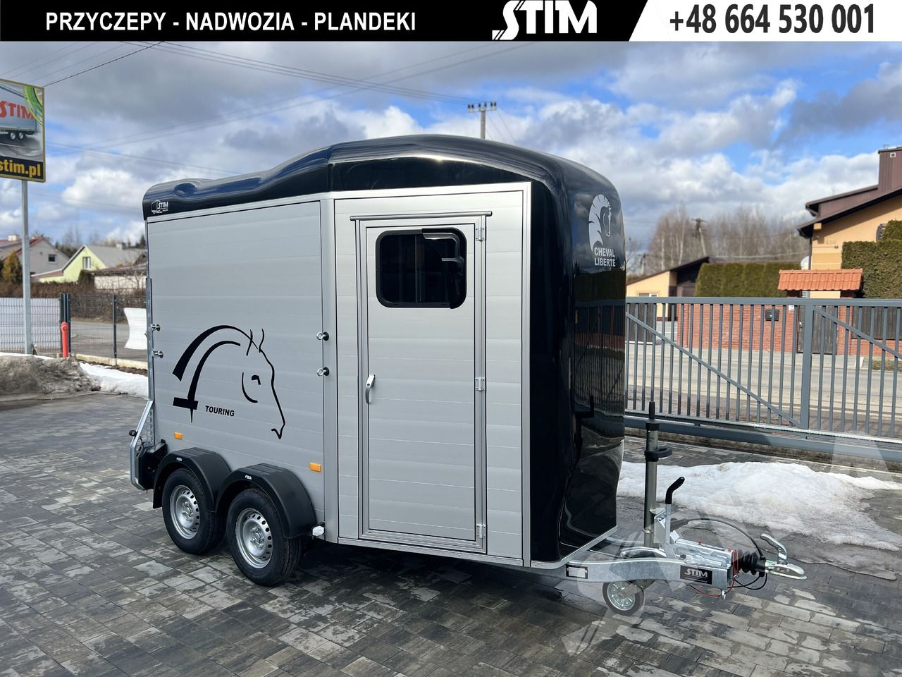 CHEVAL LIBERTÉ Touring Country BASE - bez siodlarni - Remolque para caballos: foto 1 CHEVAL LIBERTÉ Touring Country BASE - bez siodlarni - Remolque para caballos: foto 1