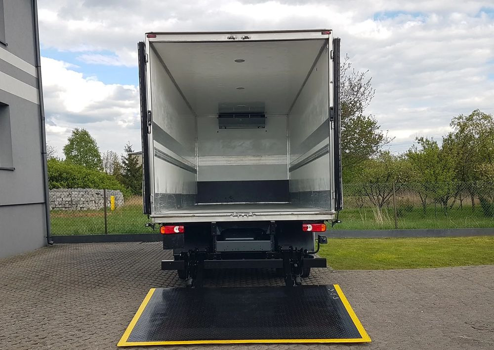 DAF 16T LF 230 WINDA CHŁODNIA 16EP 6,60x2,48x2,39 KLIMA IZOTERMA MROŹNIA - Frigorífico camión: foto 5 DAF 16T LF 230 WINDA CHŁODNIA 16EP 6,60x2,48x2,39 KLIMA IZOTERMA MROŹNIA - Frigorífico camión: foto 5