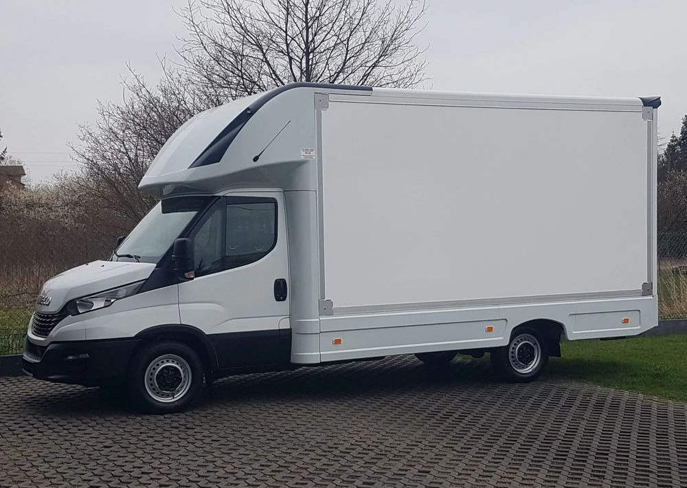 Iveco DAILY KONTENER NISKOPODŁOGOWY 4,43x2,23x2,42 SKLEP BAR FOODTRUCK KAMPER KLIMA - Furgoneta: foto 2 Iveco DAILY KONTENER NISKOPODŁOGOWY 4,43x2,23x2,42 SKLEP BAR FOODTRUCK KAMPER KLIMA - Furgoneta: foto 2