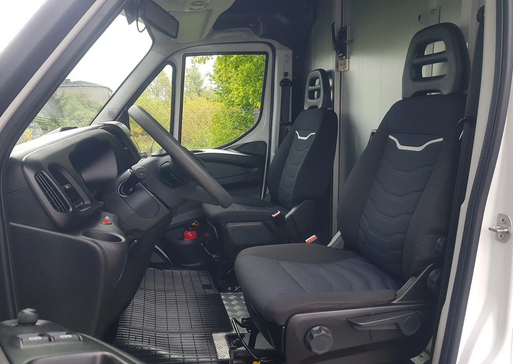 Furgoneta Iveco DAILY KONTENER NISKOPODŁOGOWY 4,43x2,23x2,42 SKLEP FOODTRUCK BAR KLIMA KONIOWÓZ KAMPER: foto 7