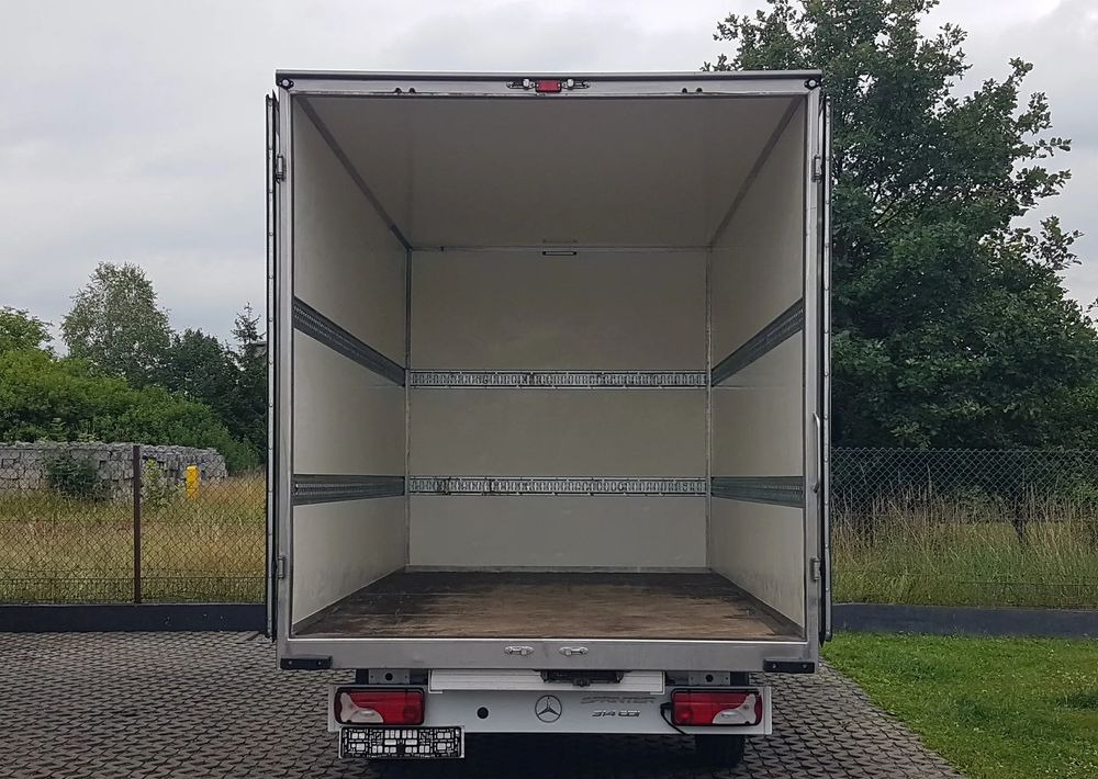Mercedes-Benz Sprinter KONTENER 8EP 4,11x2,15x2,30 KLIMA 314 CDI MANUAL KRAJOWY - Furgoneta: foto 5 Mercedes-Benz Sprinter KONTENER 8EP 4,11x2,15x2,30 KLIMA 314 CDI MANUAL KRAJOWY - Furgoneta: foto 5
