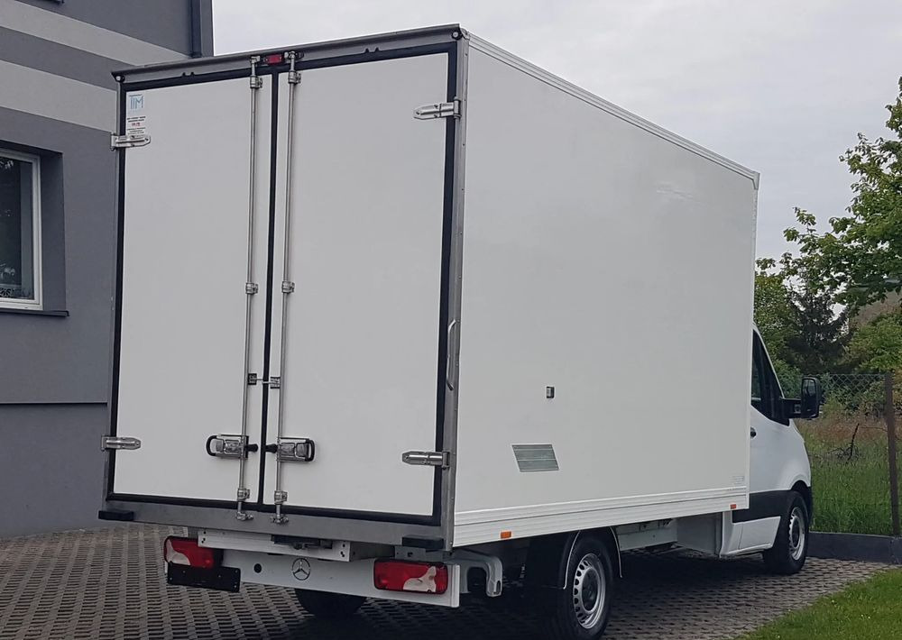 Mercedes-Benz Sprinter KONTENER 8EP 4,12x2,15x2,30 KLIMA 314 CDI MANUAL KRAJOWY AC - Furgoneta: foto 4 Mercedes-Benz Sprinter KONTENER 8EP 4,12x2,15x2,30 KLIMA 314 CDI MANUAL KRAJOWY AC - Furgoneta: foto 4