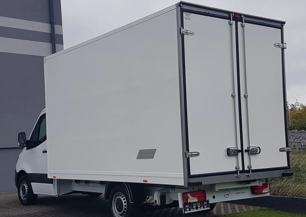 Mercedes-Benz Sprinter KONTENER 8EP 4,13x2,17x2,30 KLIMA 314 CDI MANUAL KRAJOWY - Furgoneta: foto 3 Mercedes-Benz Sprinter KONTENER 8EP 4,13x2,17x2,30 KLIMA 314 CDI MANUAL KRAJOWY - Furgoneta: foto 3