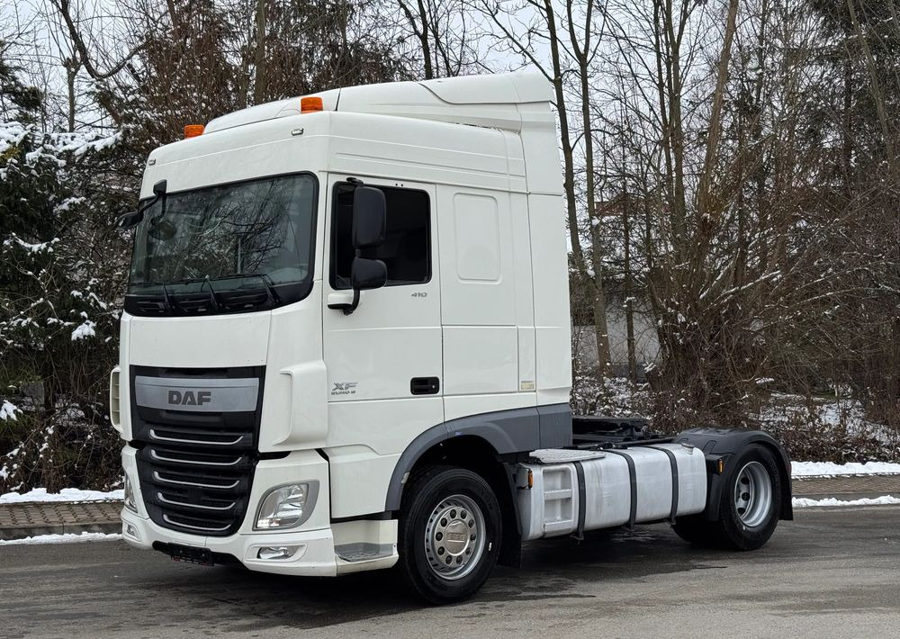 DAF * DAF XF 106 * SPROWADZONY * SUPER STAN CIĄGNIK SIODŁOWY Euro 6 - Cabeza tractora: foto 1 DAF * DAF XF 106 * SPROWADZONY * SUPER STAN CIĄGNIK SIODŁOWY Euro 6 - Cabeza tractora: foto 1