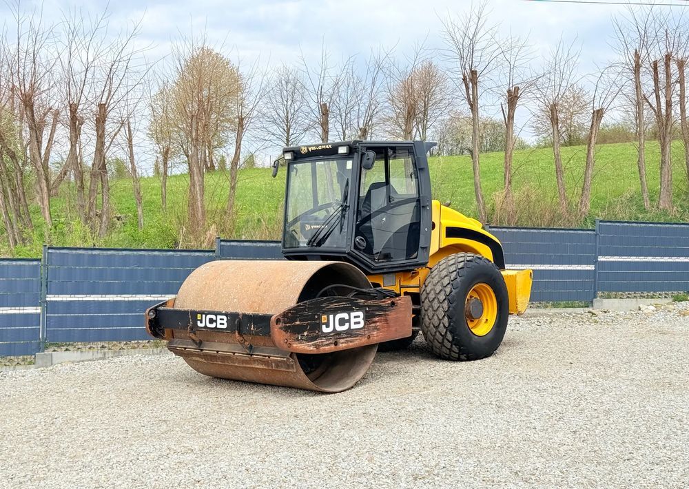 JCB * Walec Drogowy * JCB VM 115 D Vibromax * Sprowadzony * Walec Guma Stal * Płaszcz Okołkowany - Rodillo: foto 1 JCB * Walec Drogowy * JCB VM 115 D Vibromax * Sprowadzony * Walec Guma Stal * Płaszcz Okołkowany - Rodillo: foto 1